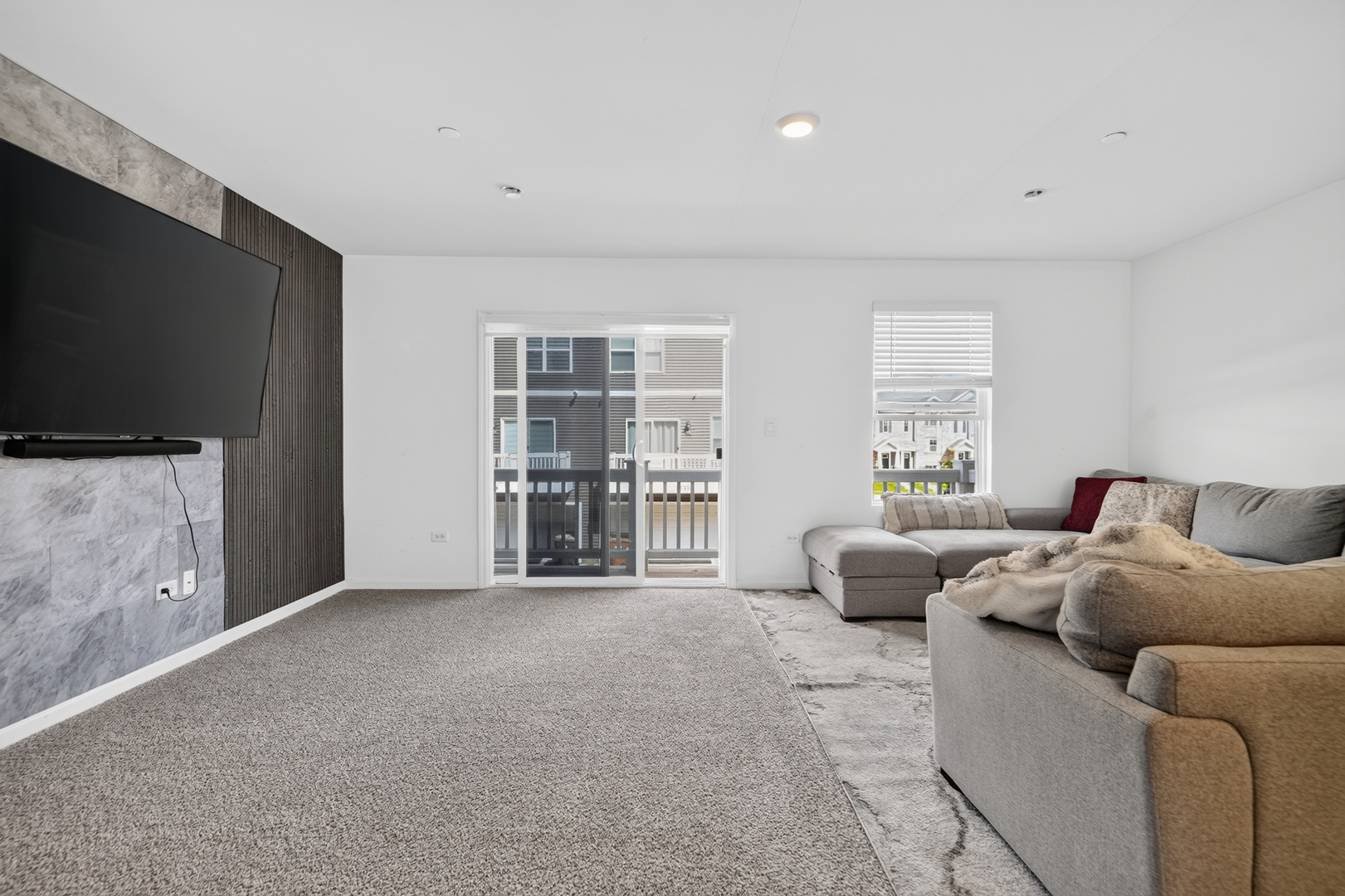 17317 Roscommon Road Property Photo 12