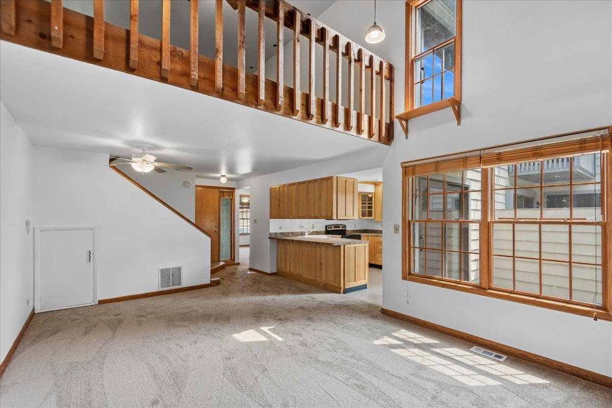 722 Shepard Court - Property Photo 2