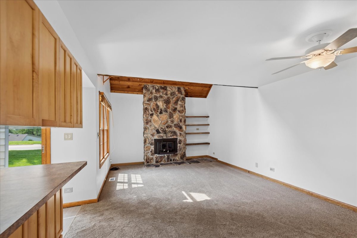 722 Shepard Court - Property Photo 4