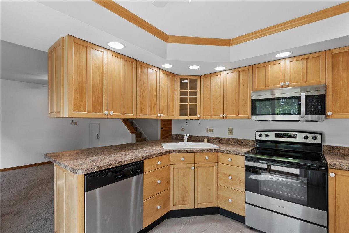 722 Shepard Court - Property Photo 6