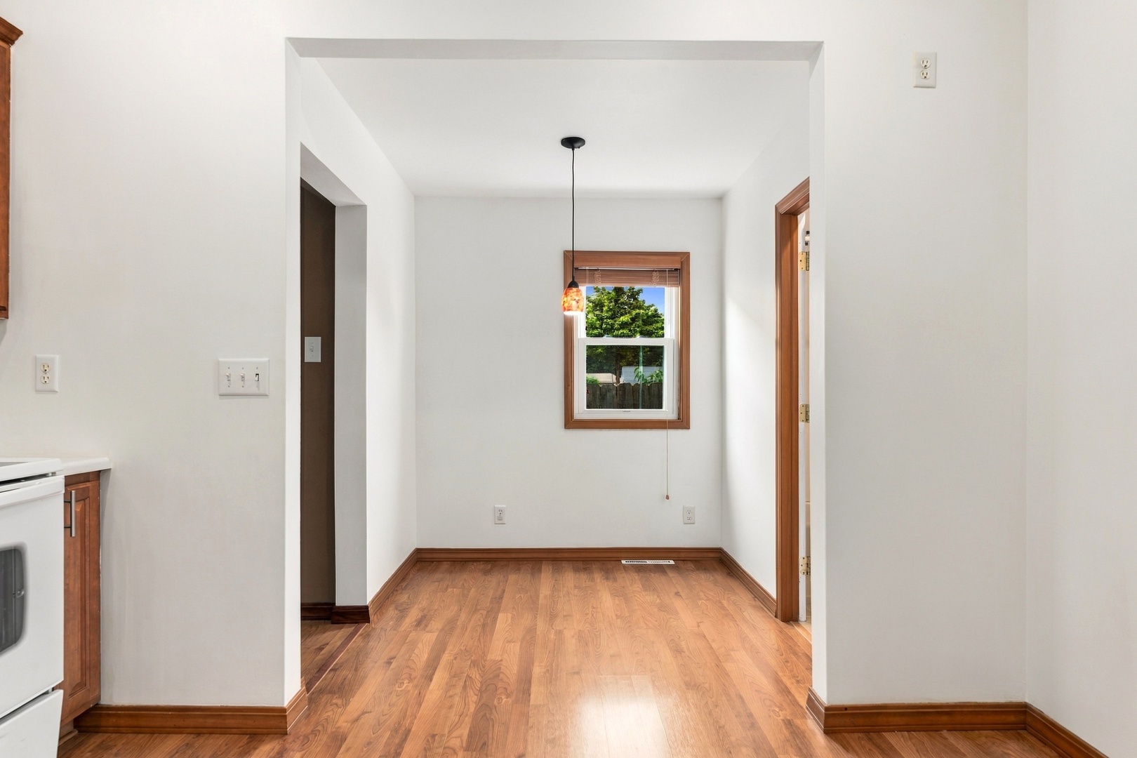 252 E 2nd Street Property Photo 9