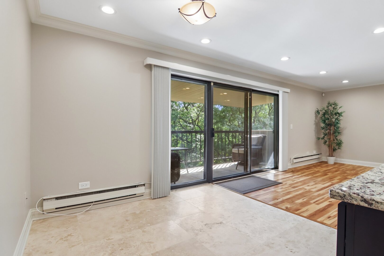 101 E Janata Boulevard 3b Property Photo 5