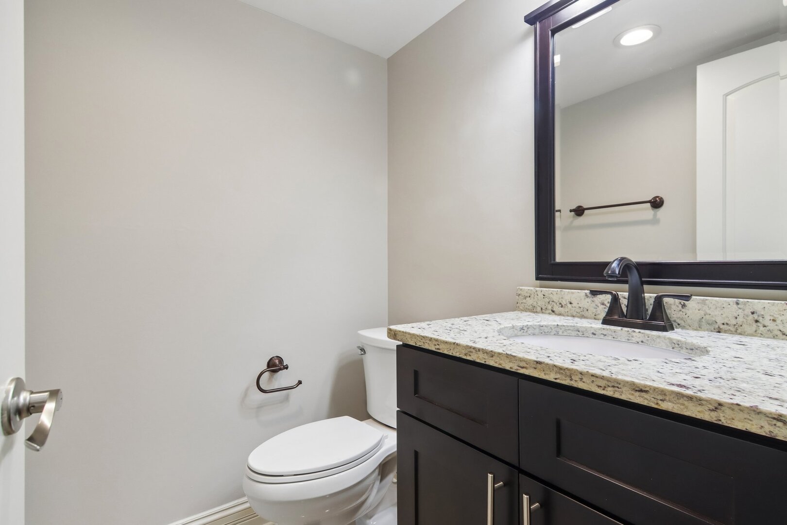 101 E Janata Boulevard 3b Property Photo 14
