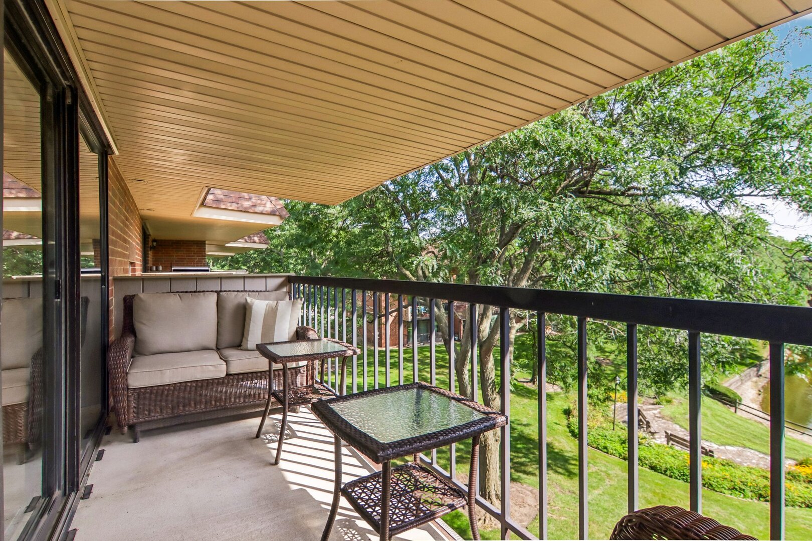 101 E Janata Boulevard 3b Property Photo 16