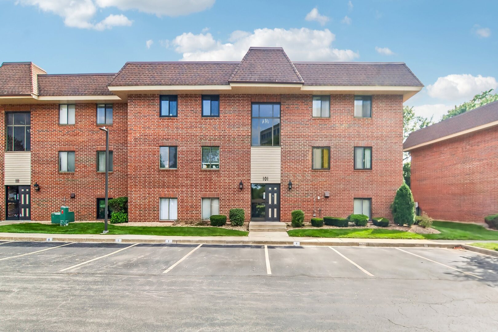 101 E Janata Boulevard 3b Property Photo 19