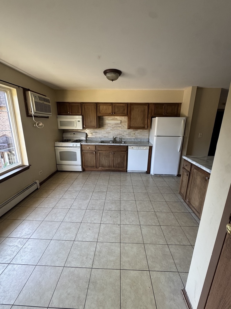 2328 Century Point Lane D Property Photo 2