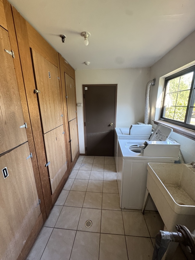 2328 Century Point Lane D Property Photo 10