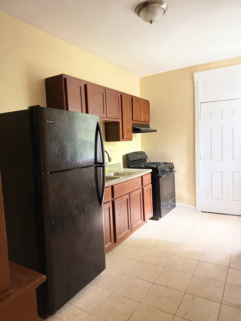 5703 S Emerald Avenue 2 Property Photo 11