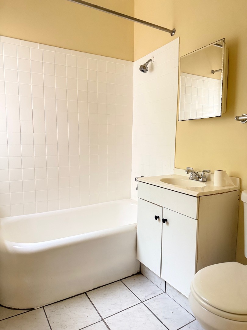 5703 S Emerald Avenue 2 Property Photo 16