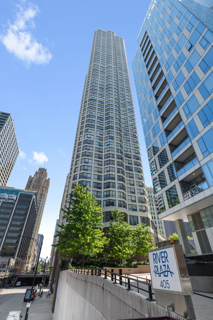 405 N Wabash Avenue 1710 Property Photo 1