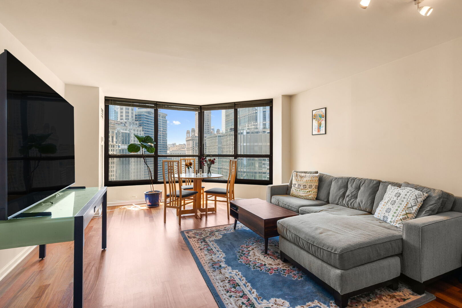 405 N Wabash Avenue 1710 Property Photo 2