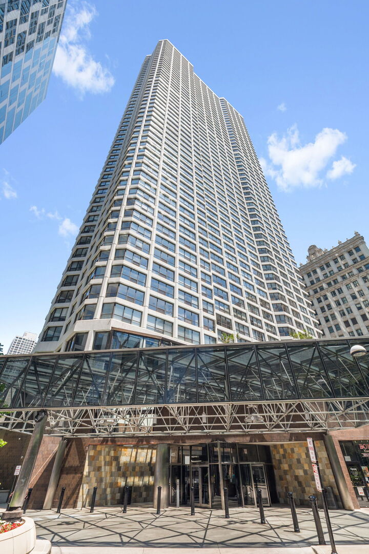 405 N Wabash Avenue 1710 Property Photo 14