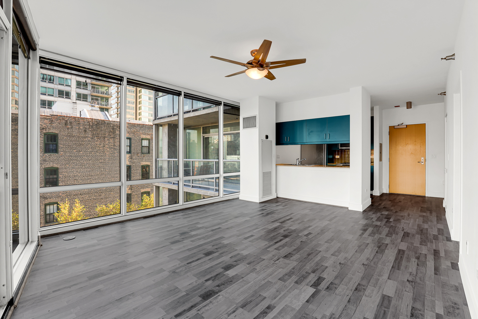 611 S Wells Street 908 Property Photo 5