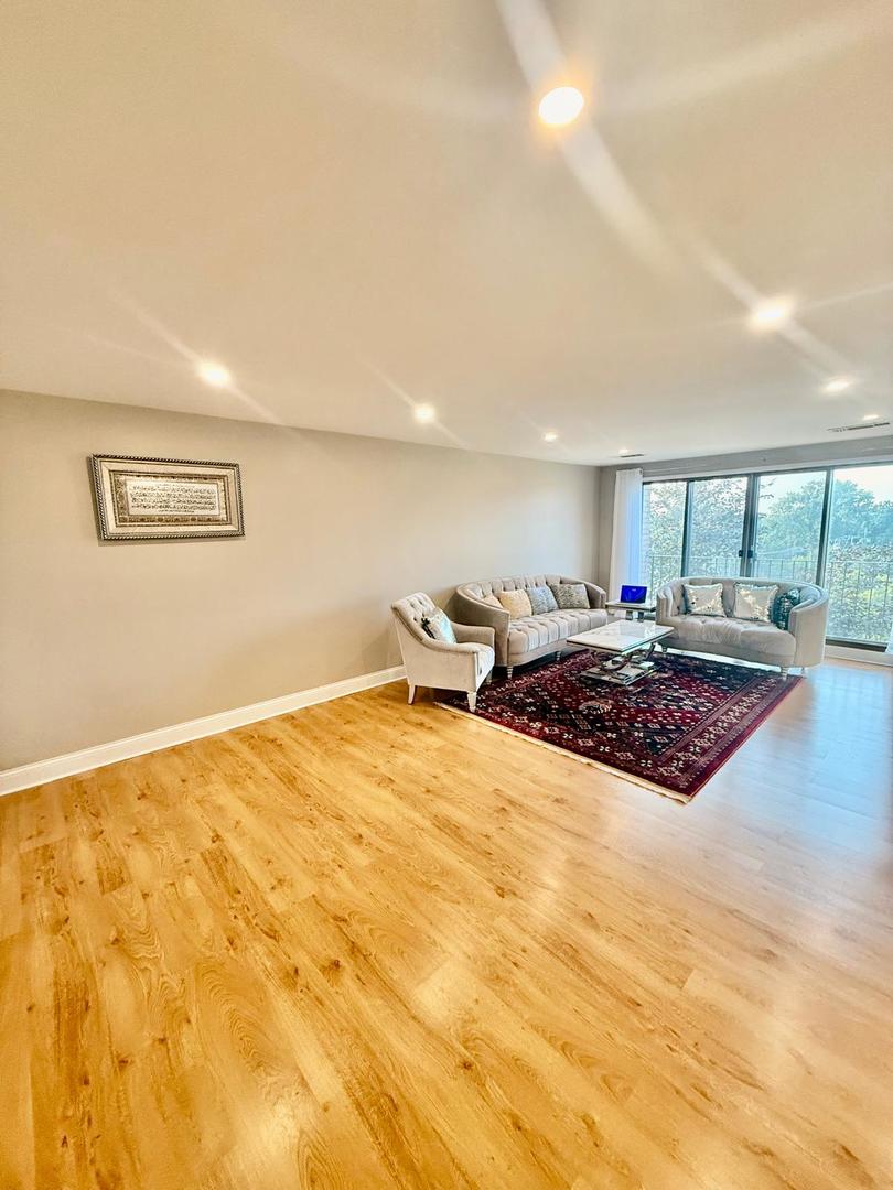 4601 W Touhy Avenue 506 Property Photo 6