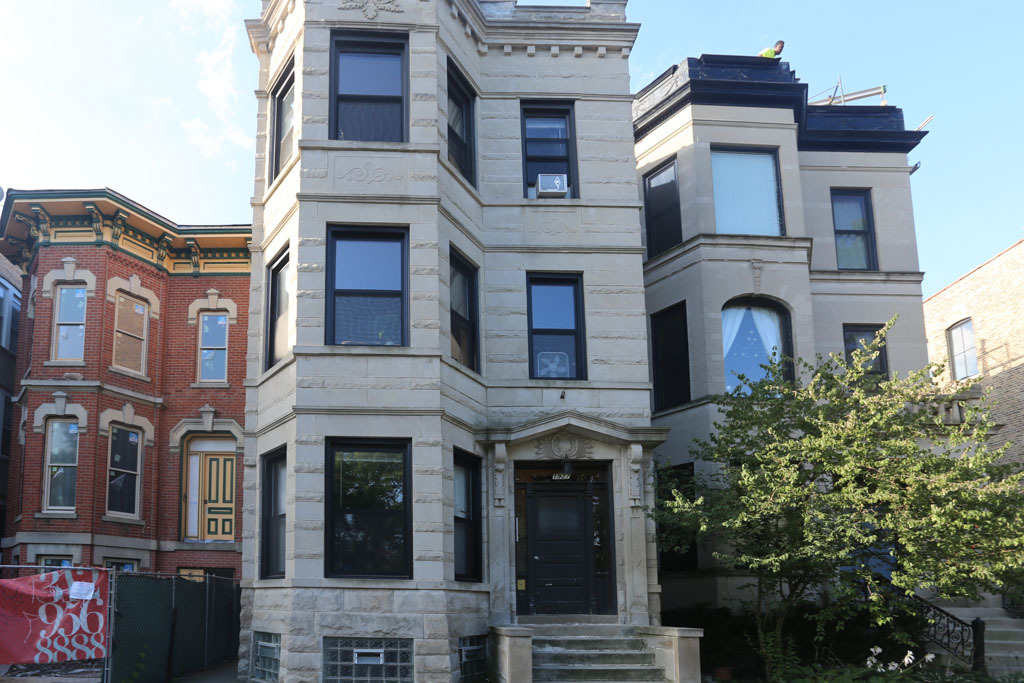 1927 W SCHILLER Street 3R Property Photo 1