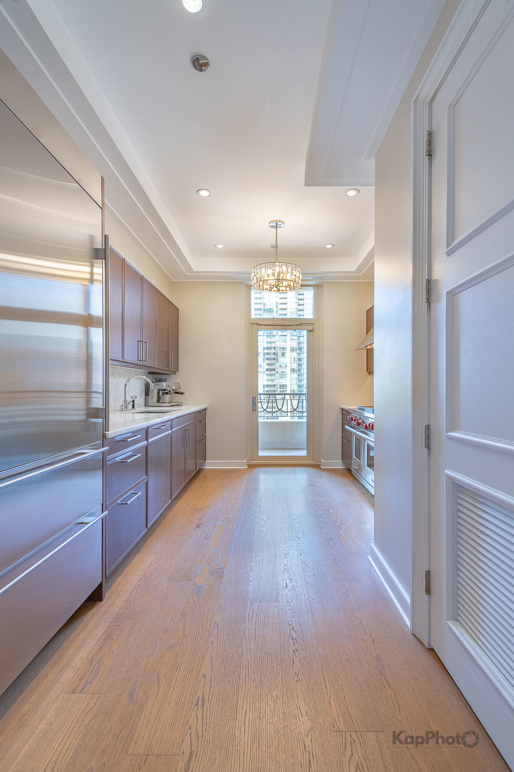 118 E Erie Street 18d Property Photo 34