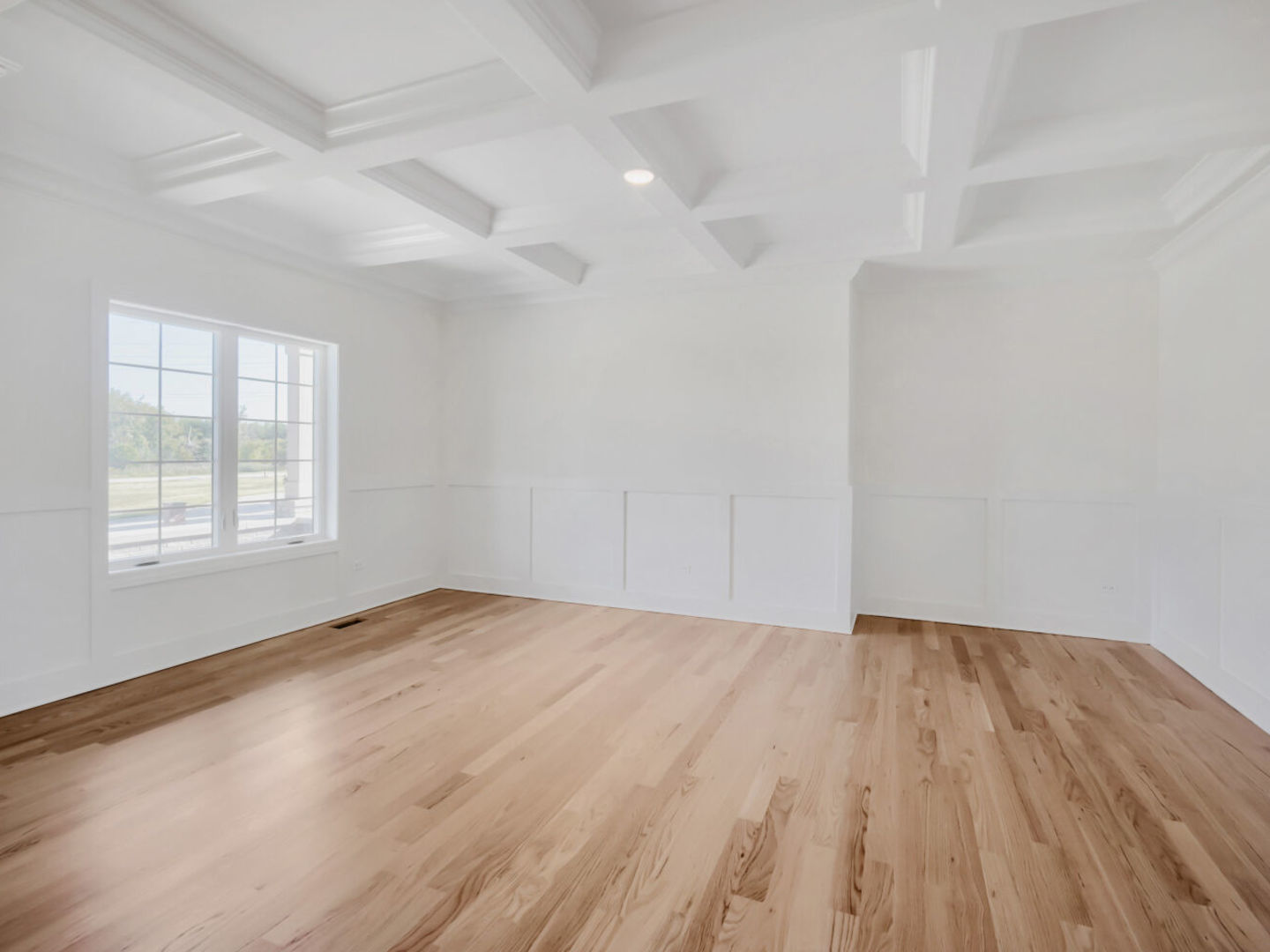 22660 Frontier Court Property Photo 3