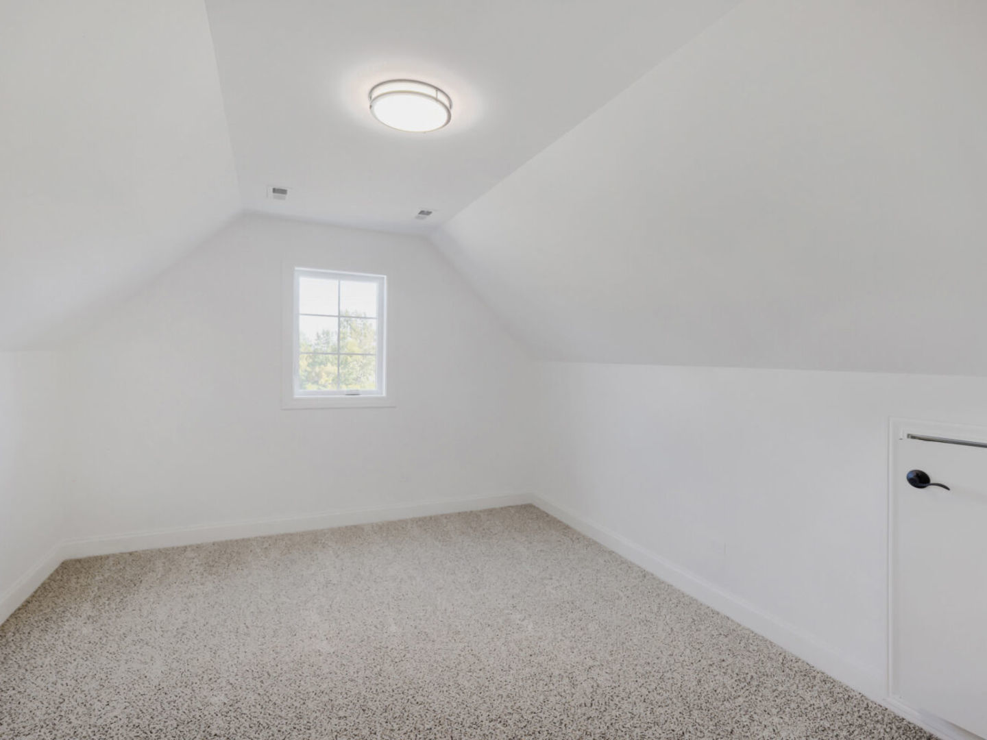 22660 Frontier Court Property Photo 16