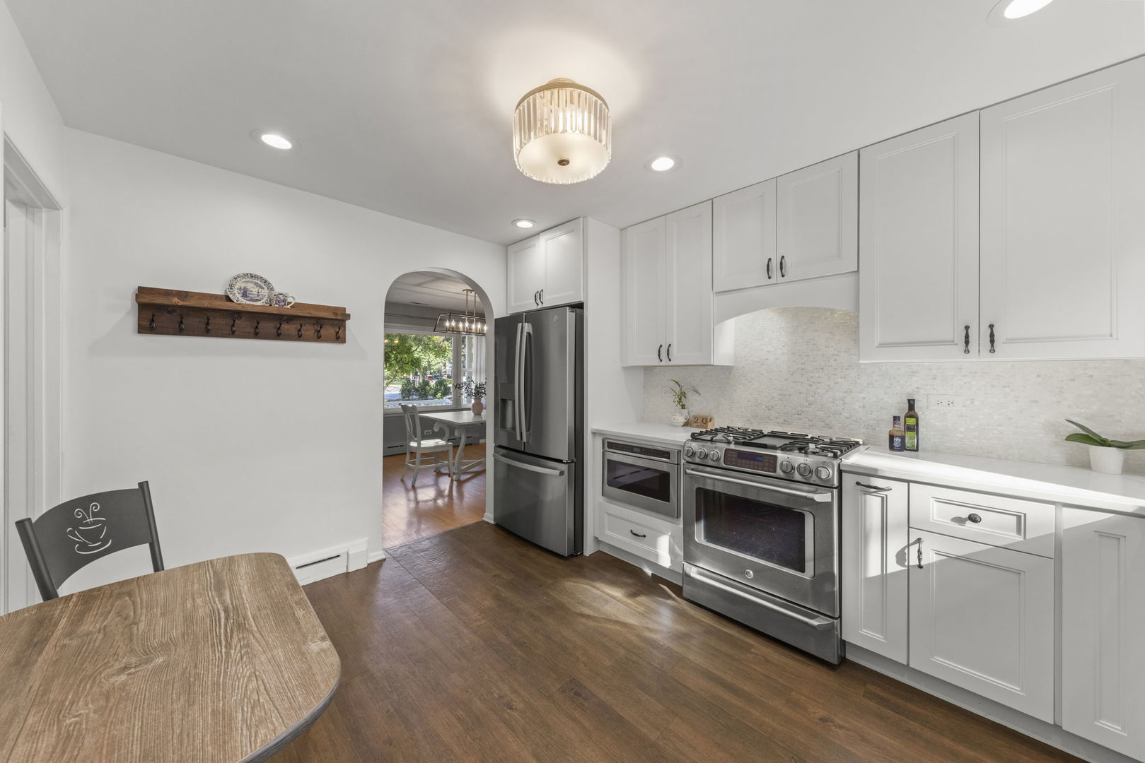 304 S Loomis Street Property Photo 10