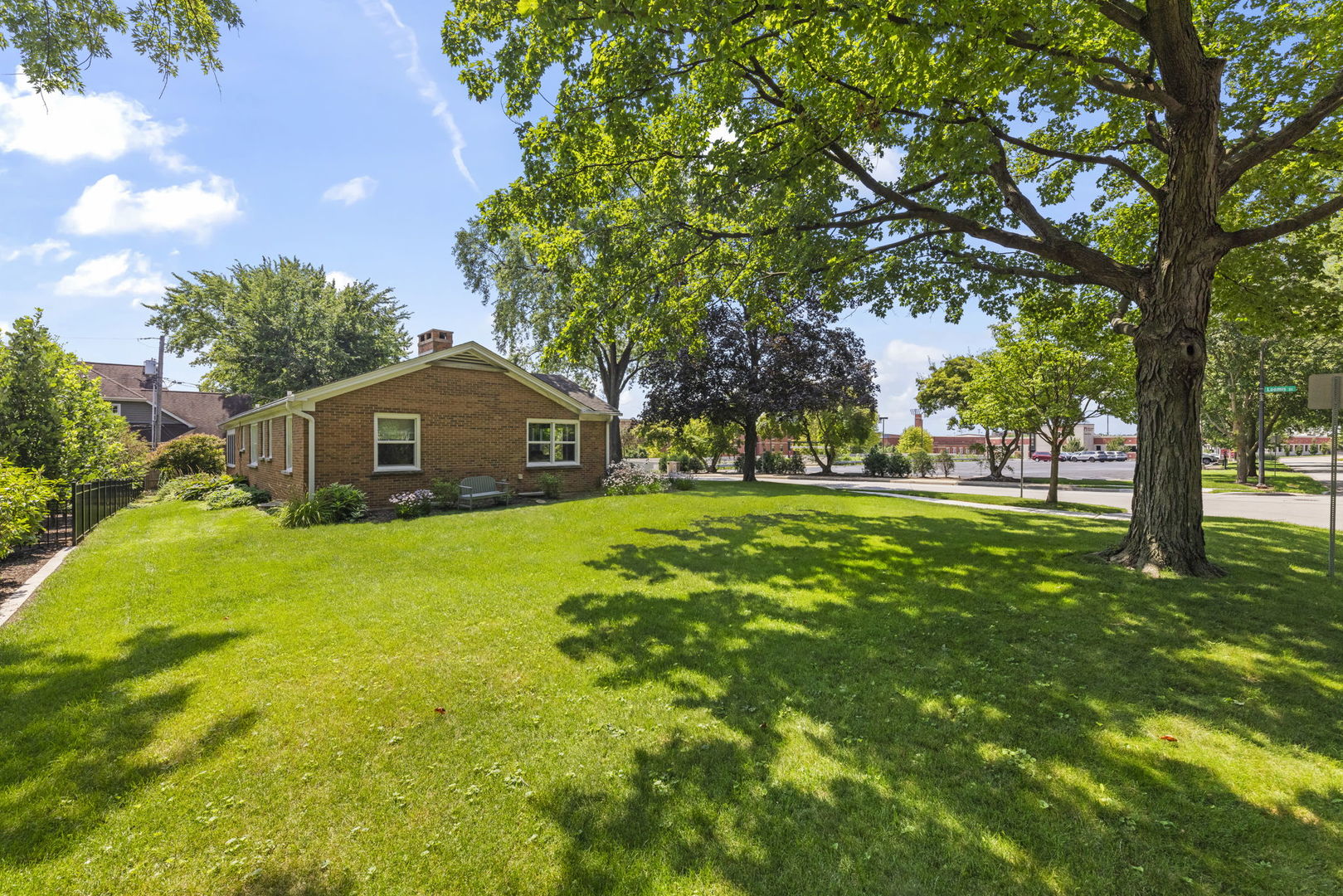 304 S Loomis Street Property Photo 20