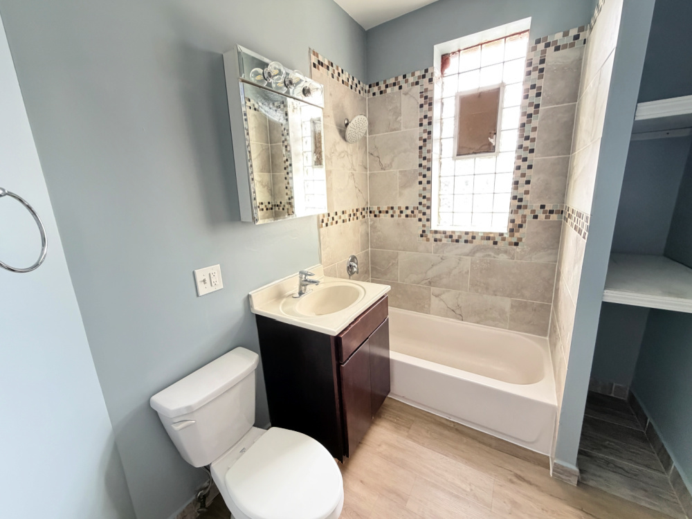 4551 N Pulaski Road 3s Property Photo 6