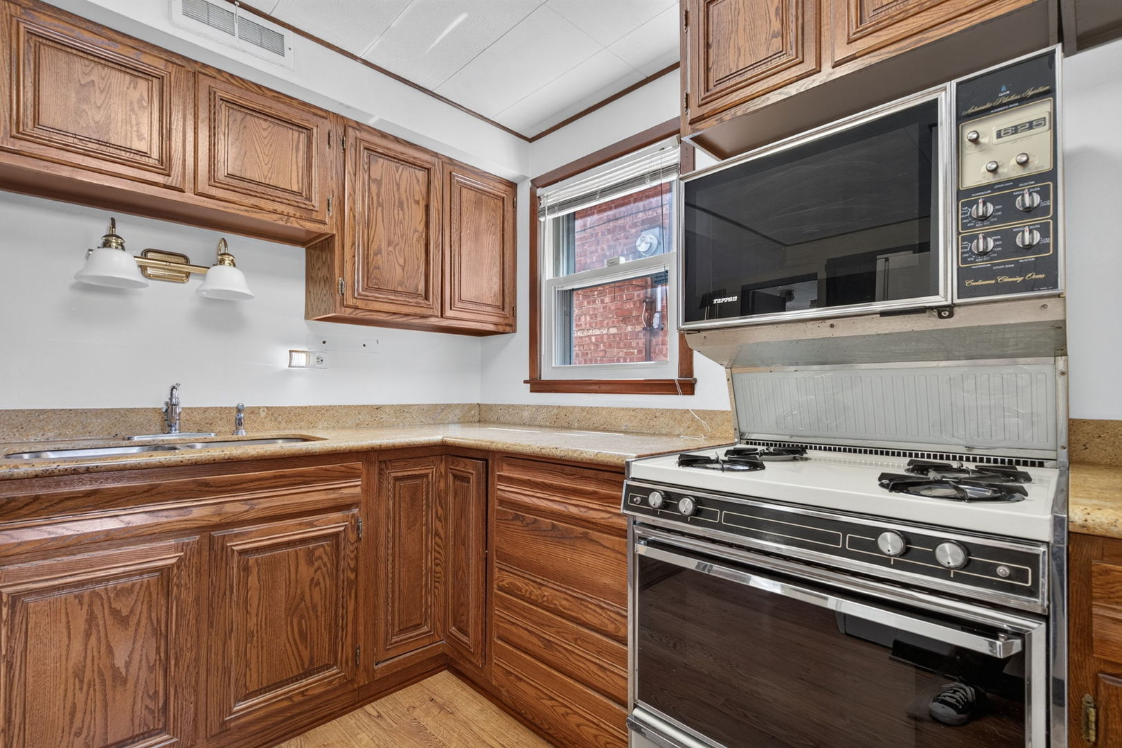 5941 S Parkside Avenue Property Photo 15