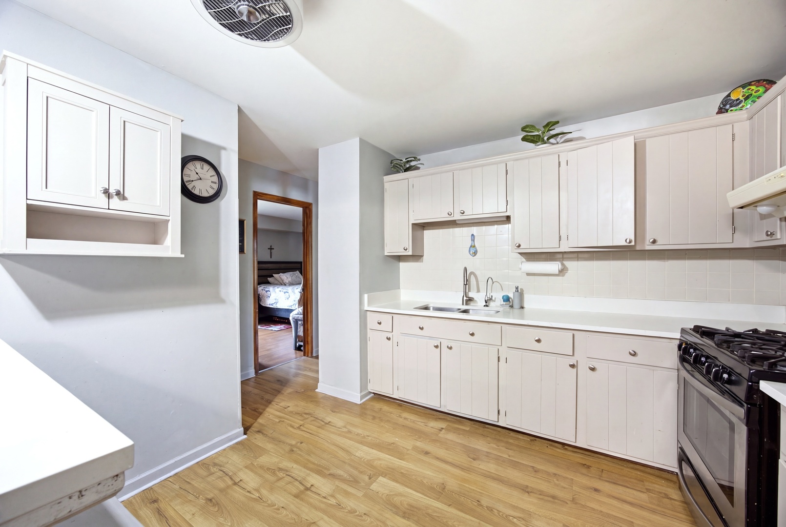 731 E Fullerton Avenue 204 Property Photo 8