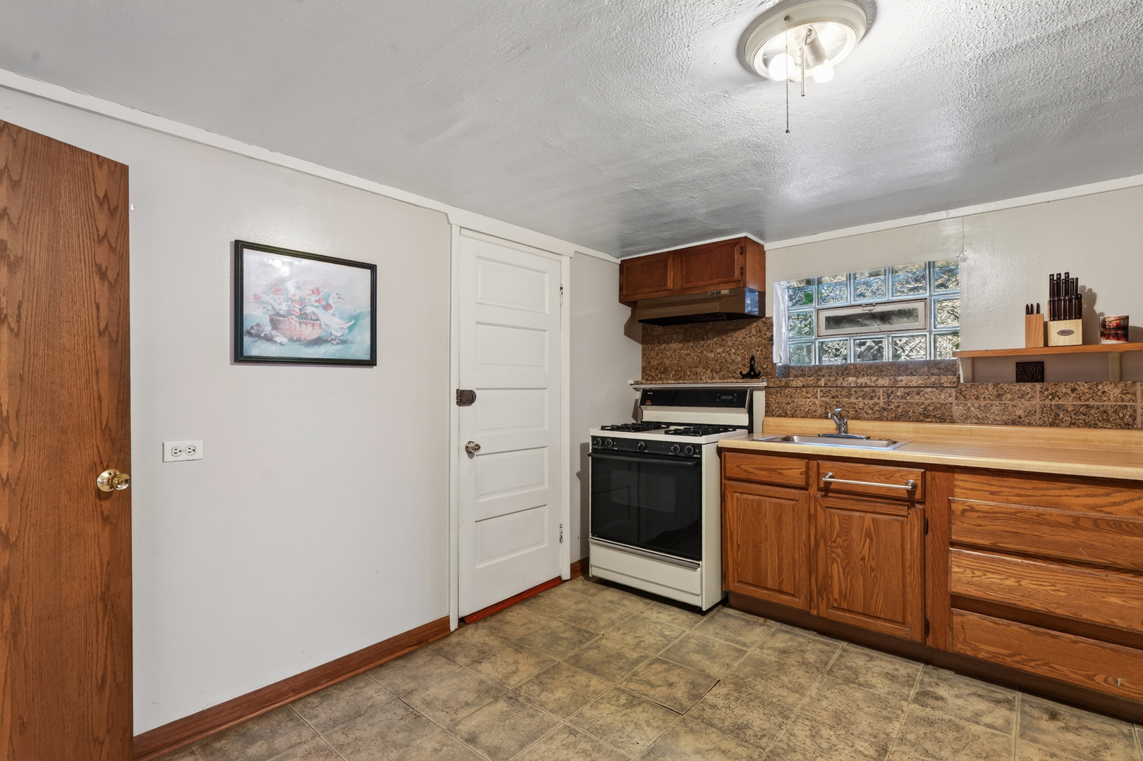 5200 W Byron Street Property Photo 37