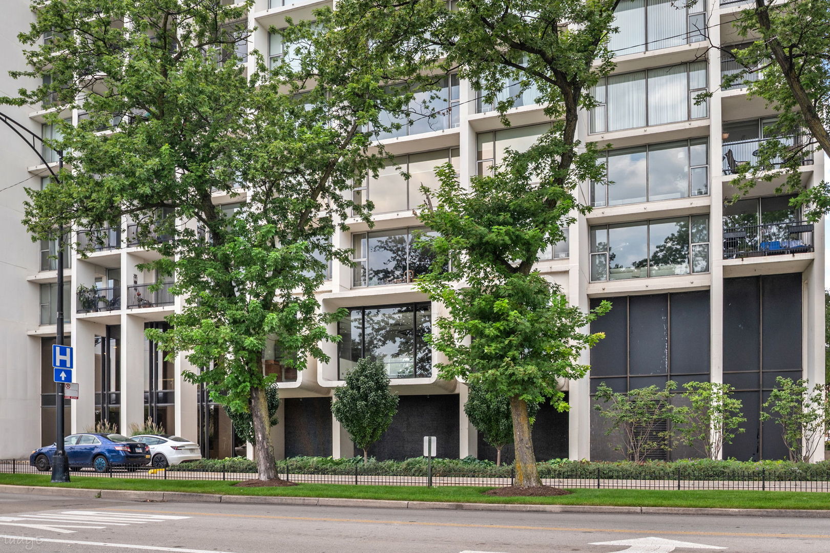 3200 N Lake Shore Drive 200 Property Photo 10