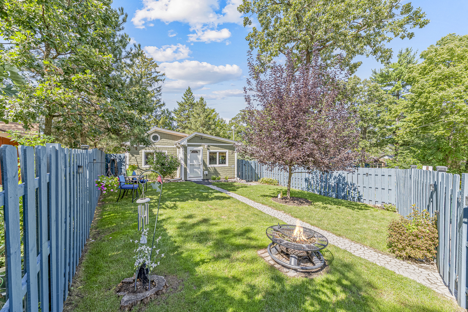 31 S Holly Avenue Property Photo 1