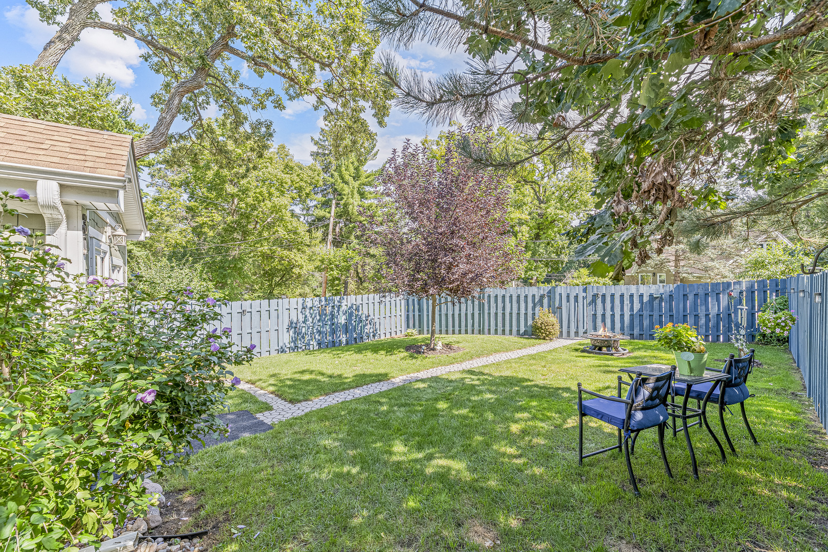 31 S Holly Avenue Property Photo 2