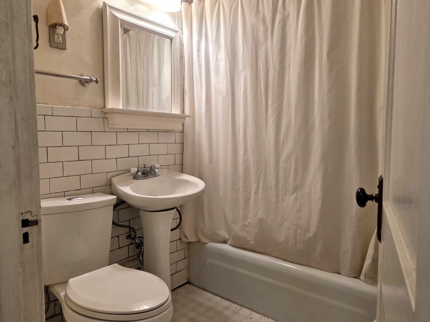 4525 Main Street Property Photo 17
