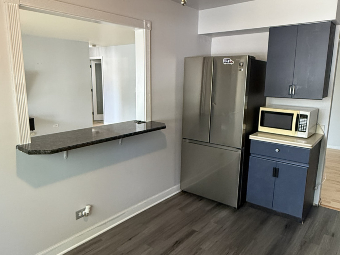 25 E Palatine Road 212 Property Photo 4