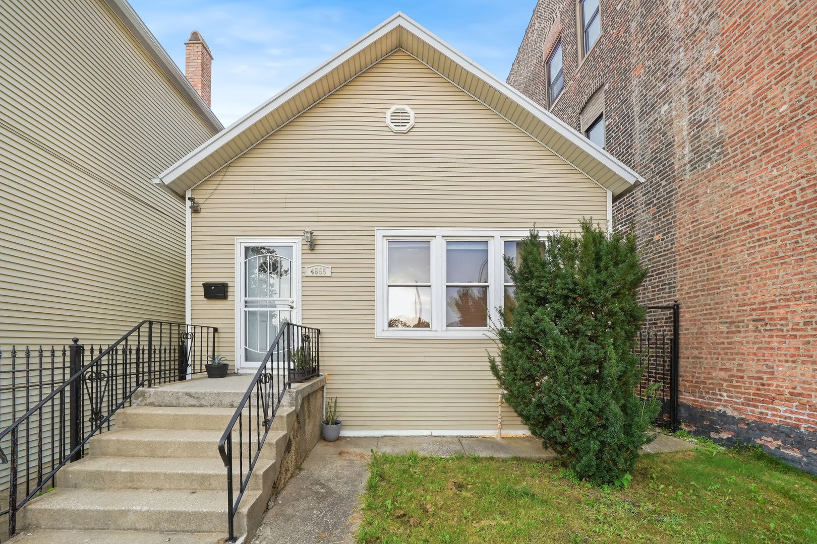 4555 S HALSTED Street Property Photo 1