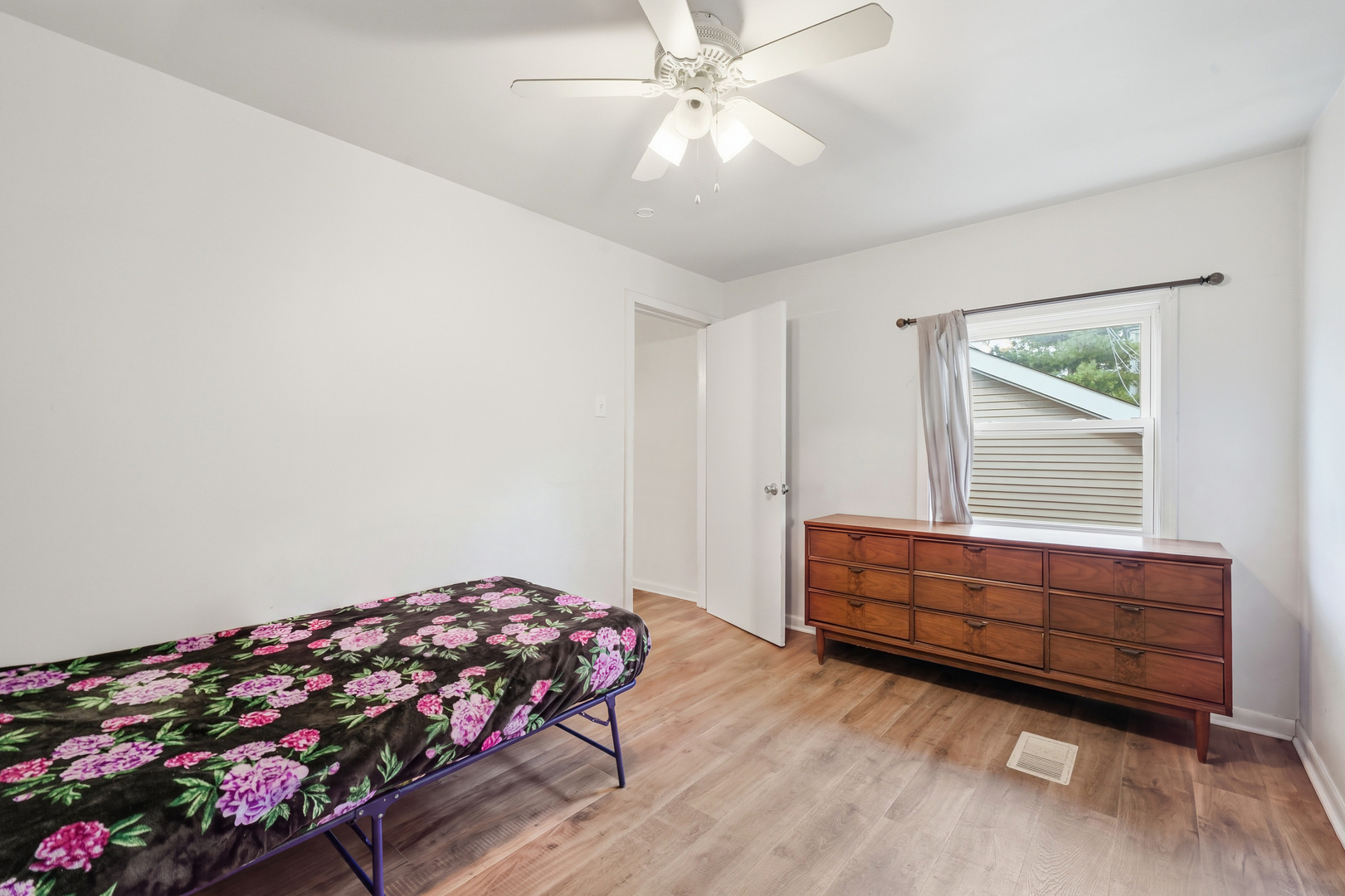 4555 S Halsted Street Property Photo 18