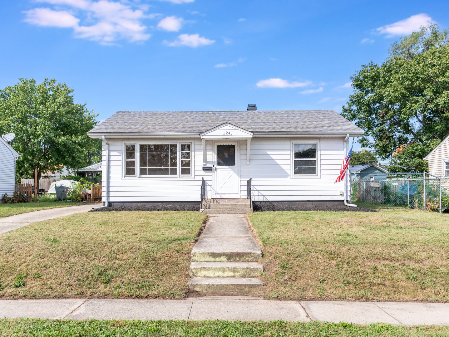 124 Riverside Drive Property Photo 1