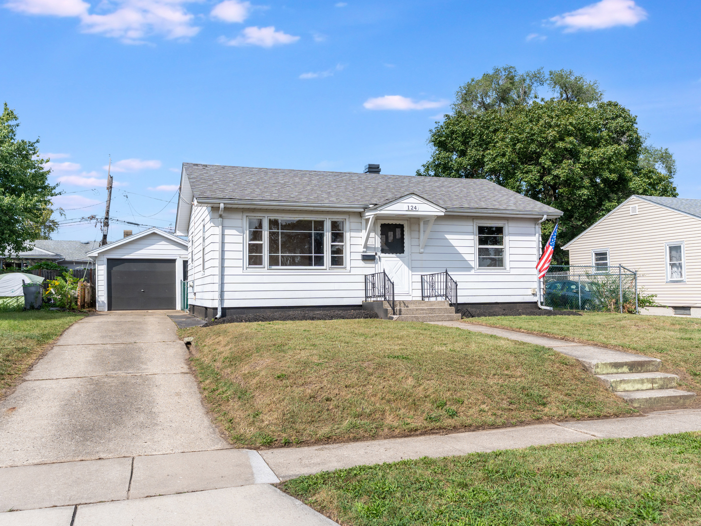 124 Riverside Drive Property Photo 2