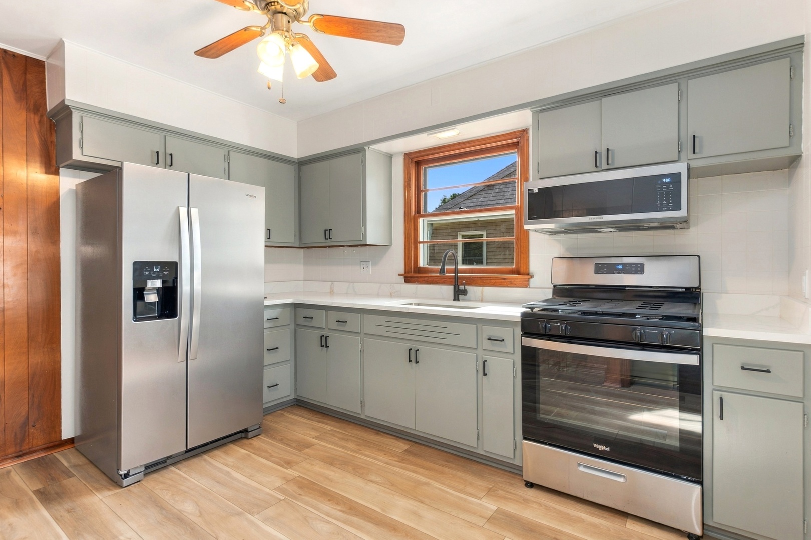 124 Riverside Drive Property Photo 8