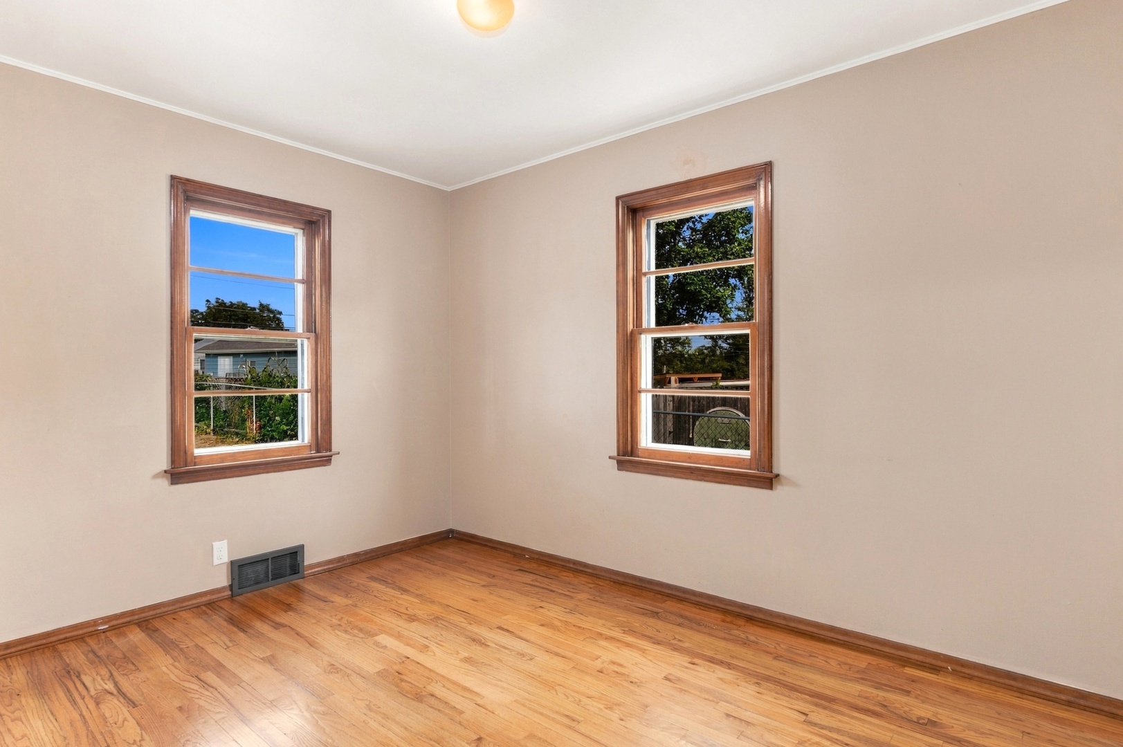 124 Riverside Drive Property Photo 10