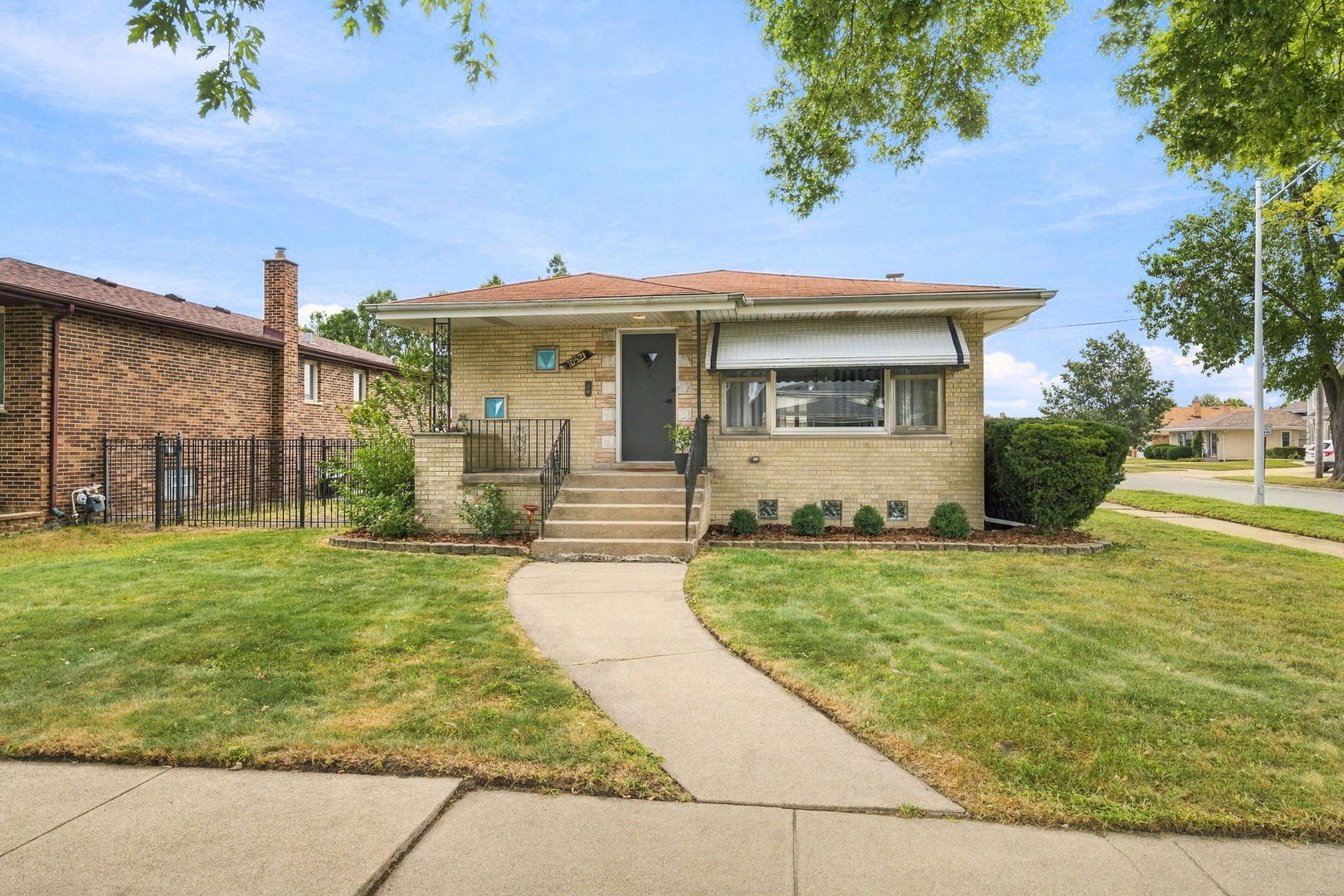 10521 Lavergne Avenue Property Photo 1