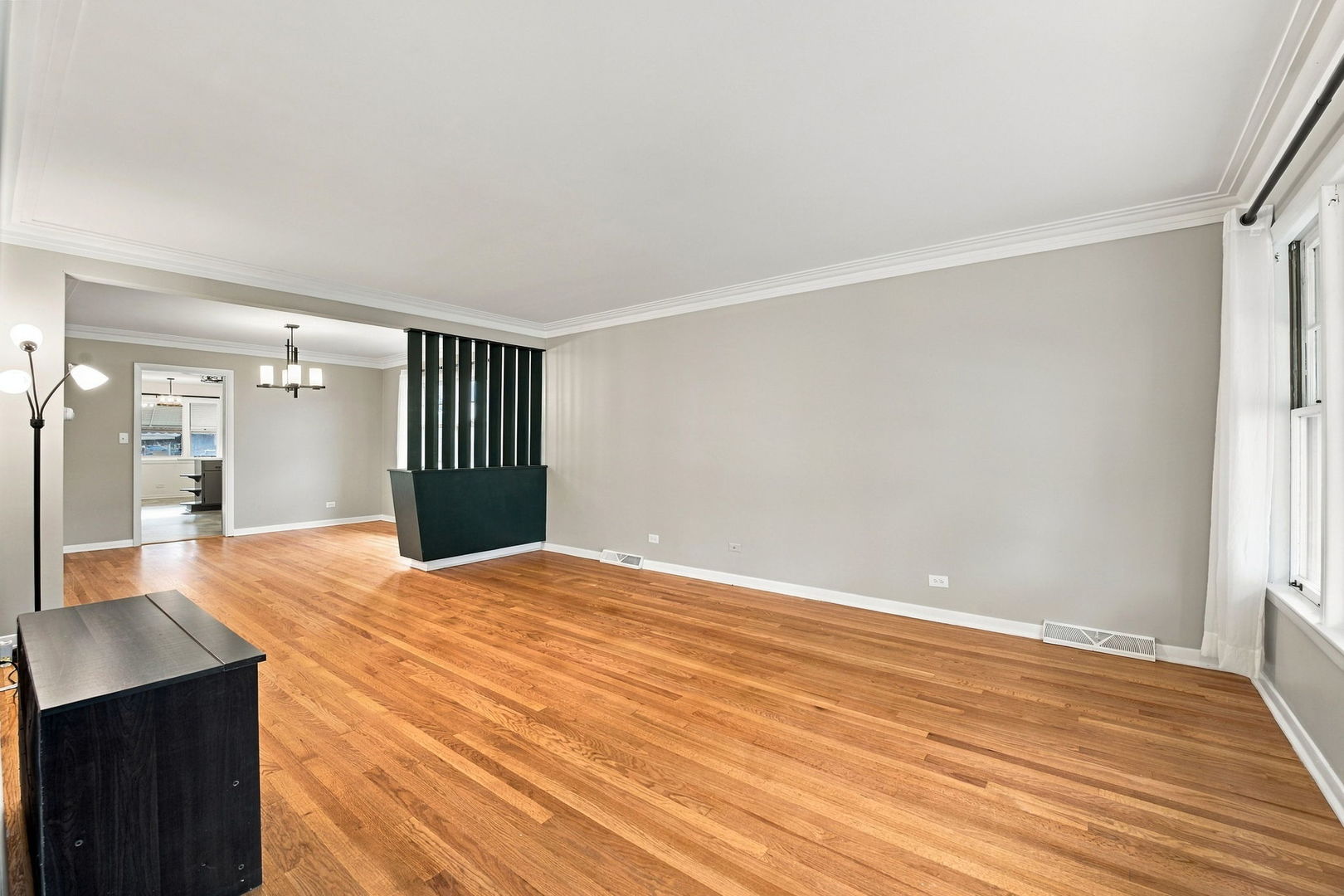 10521 Lavergne Avenue Property Photo 5