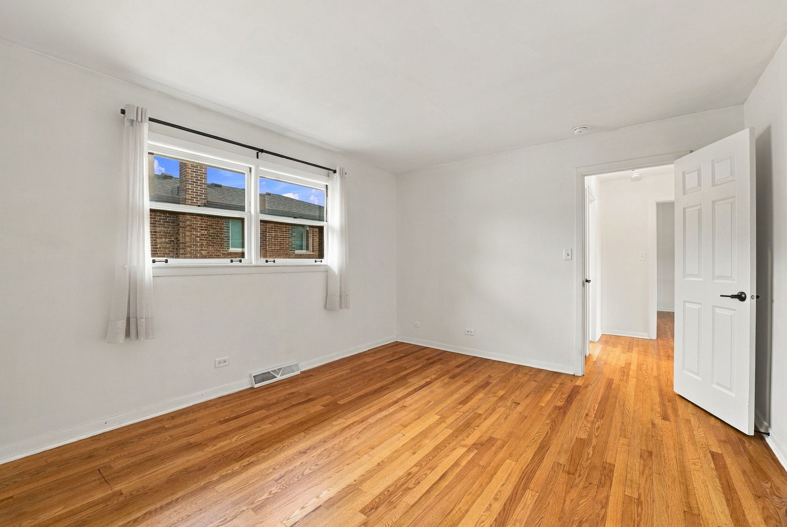 10521 Lavergne Avenue Property Photo 10