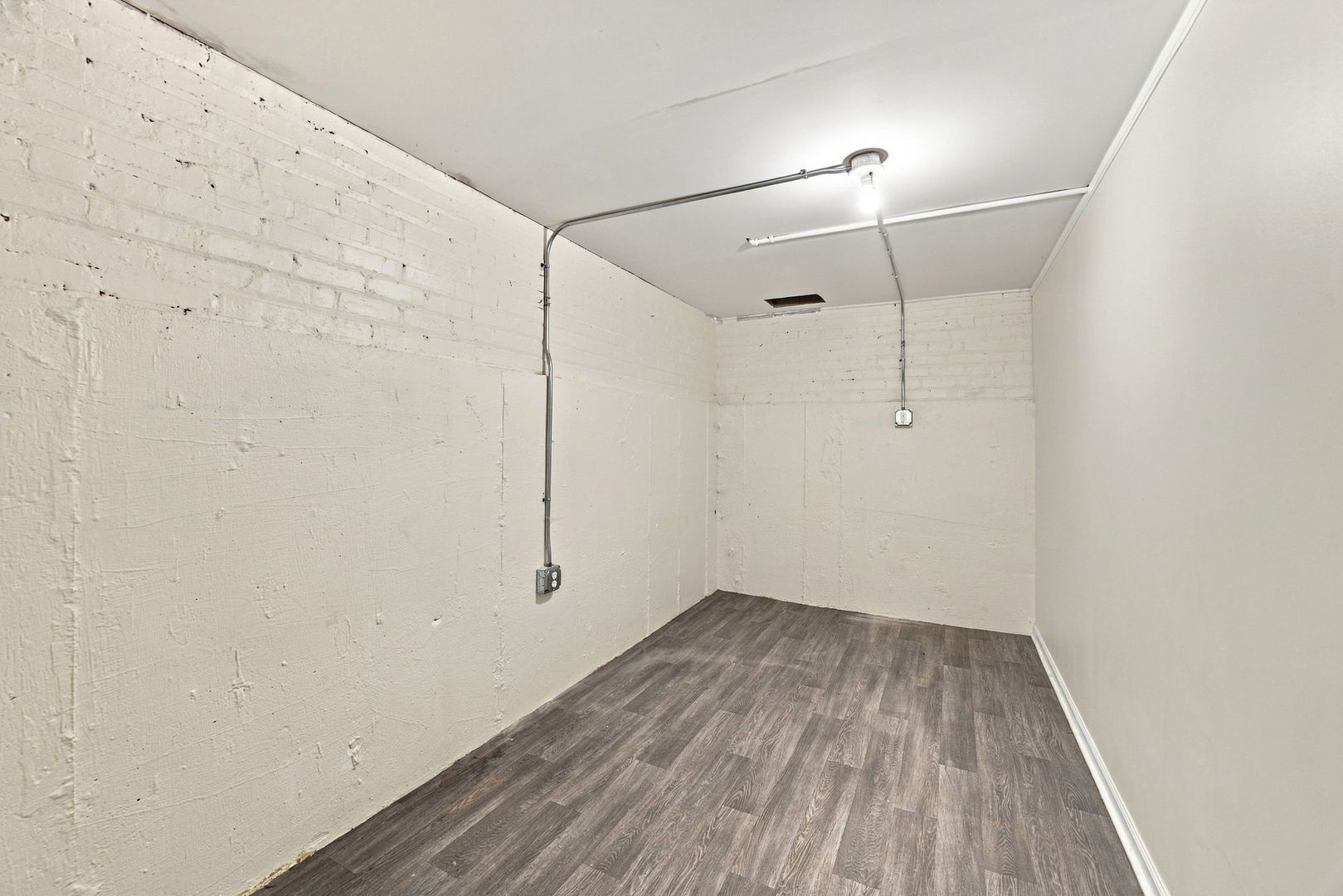 10521 Lavergne Avenue Property Photo 26