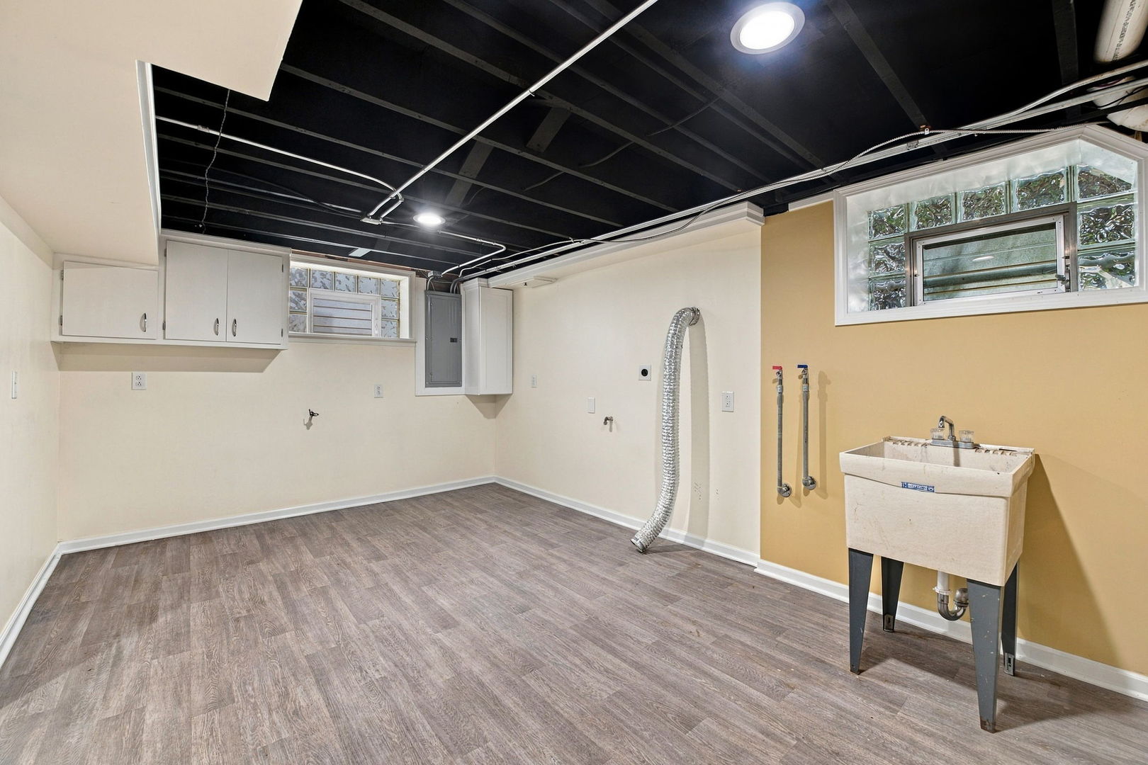 10521 Lavergne Avenue Property Photo 27