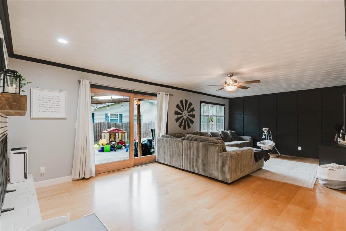 400 S Mary Street Property Photo 12