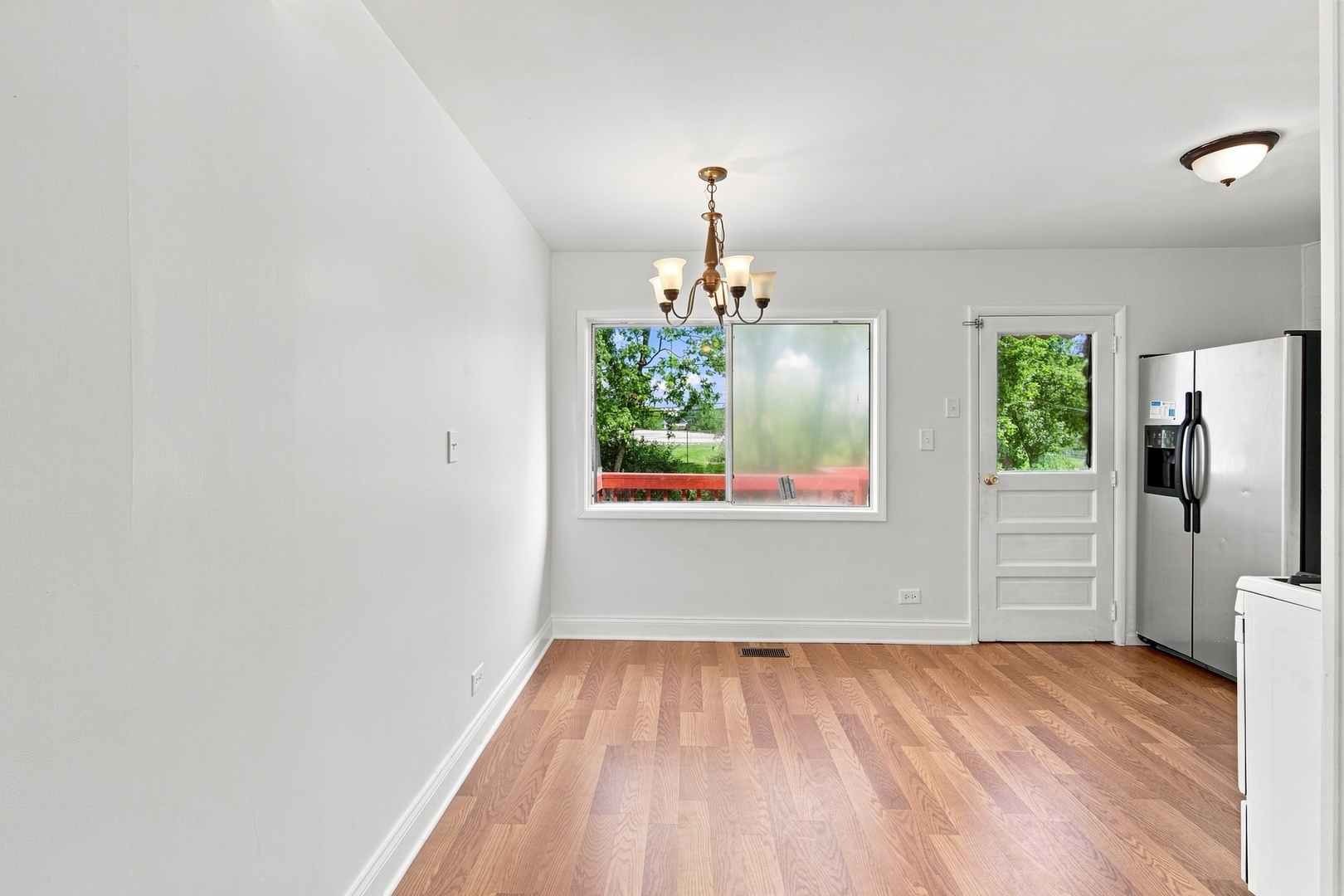 736 Dickens Avenue Property Photo 8
