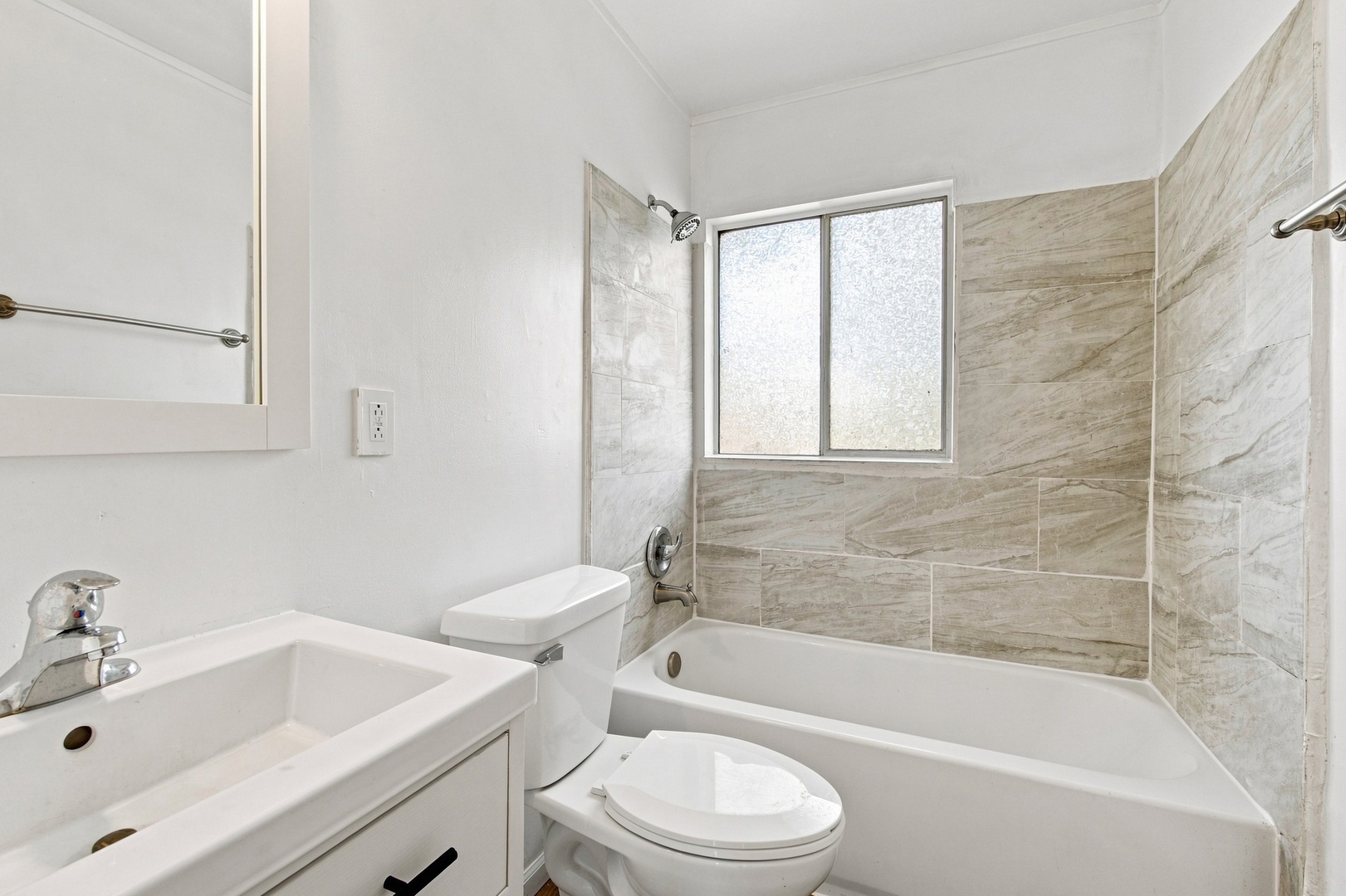 736 Dickens Avenue Property Photo 11