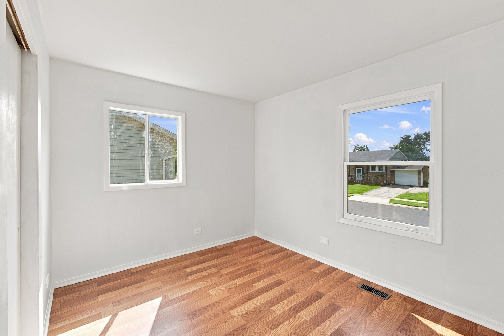 736 Dickens Avenue Property Photo 13