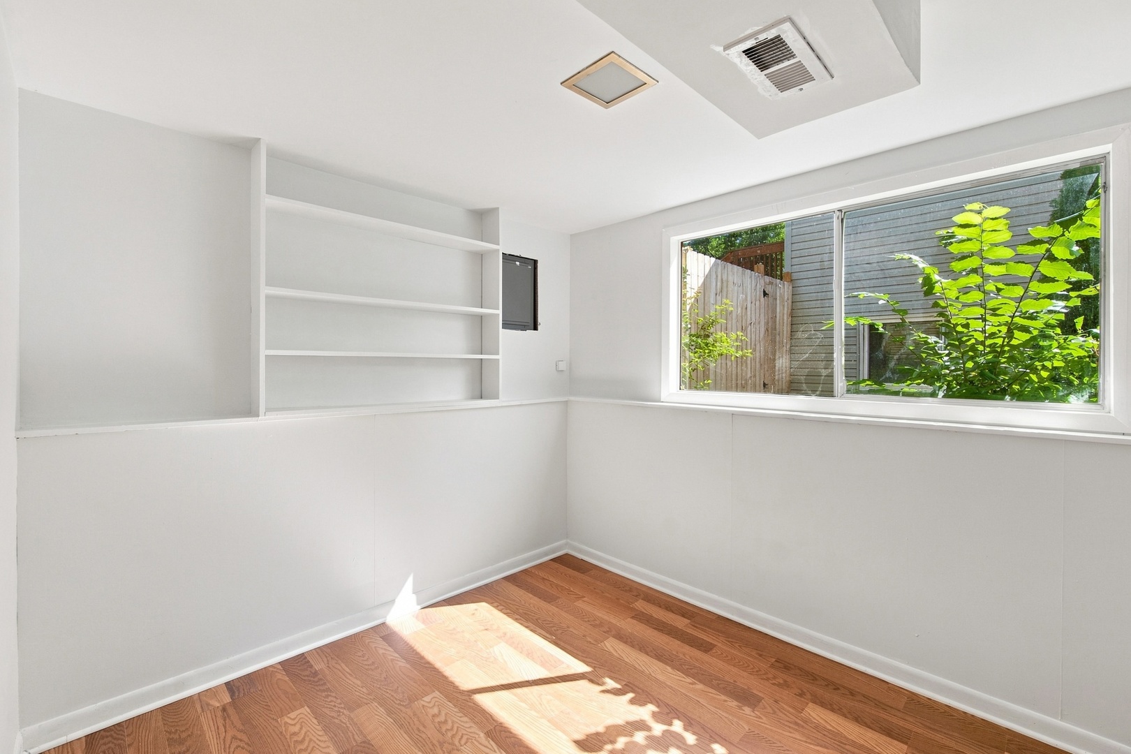 736 Dickens Avenue Property Photo 23