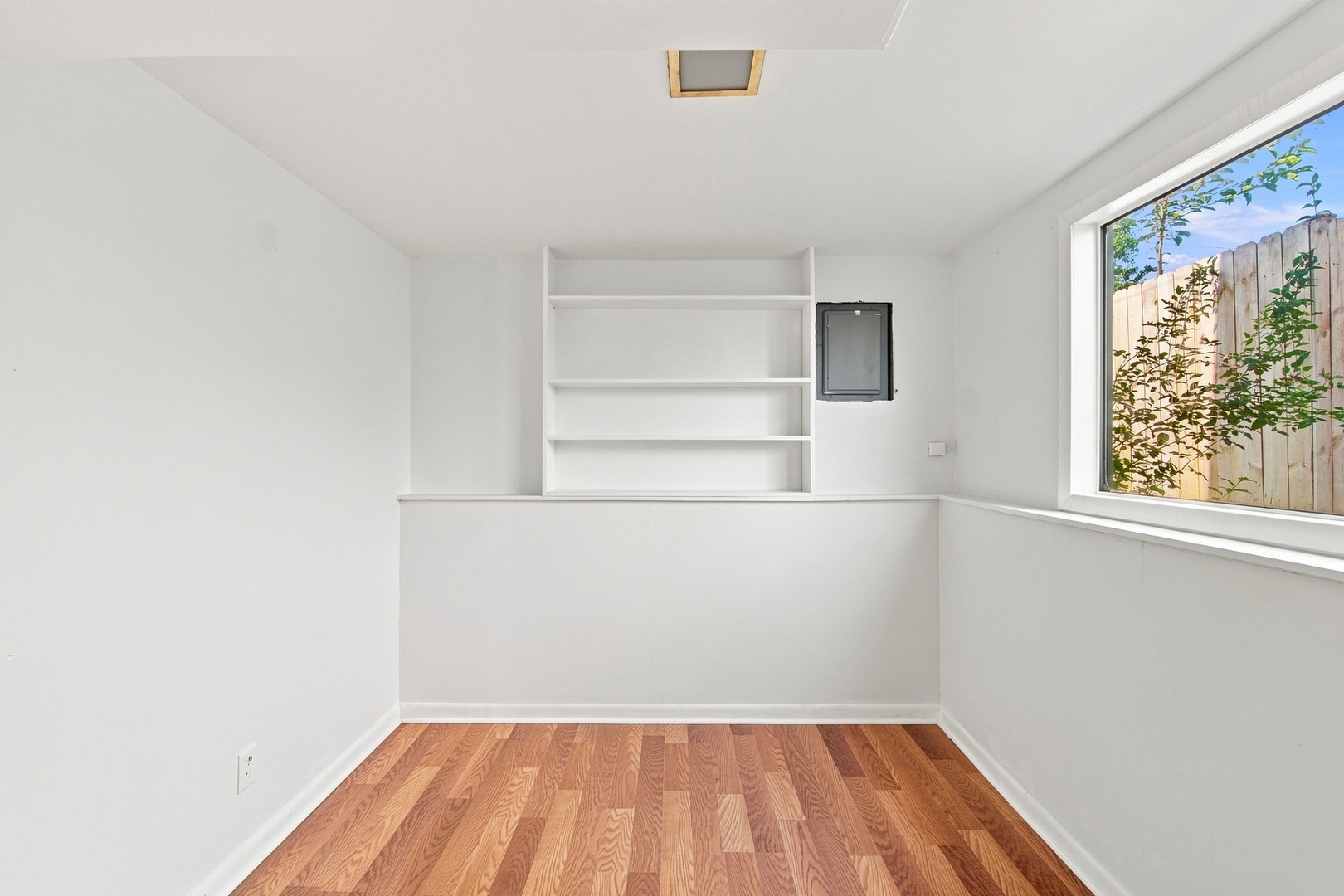 736 Dickens Avenue Property Photo 24